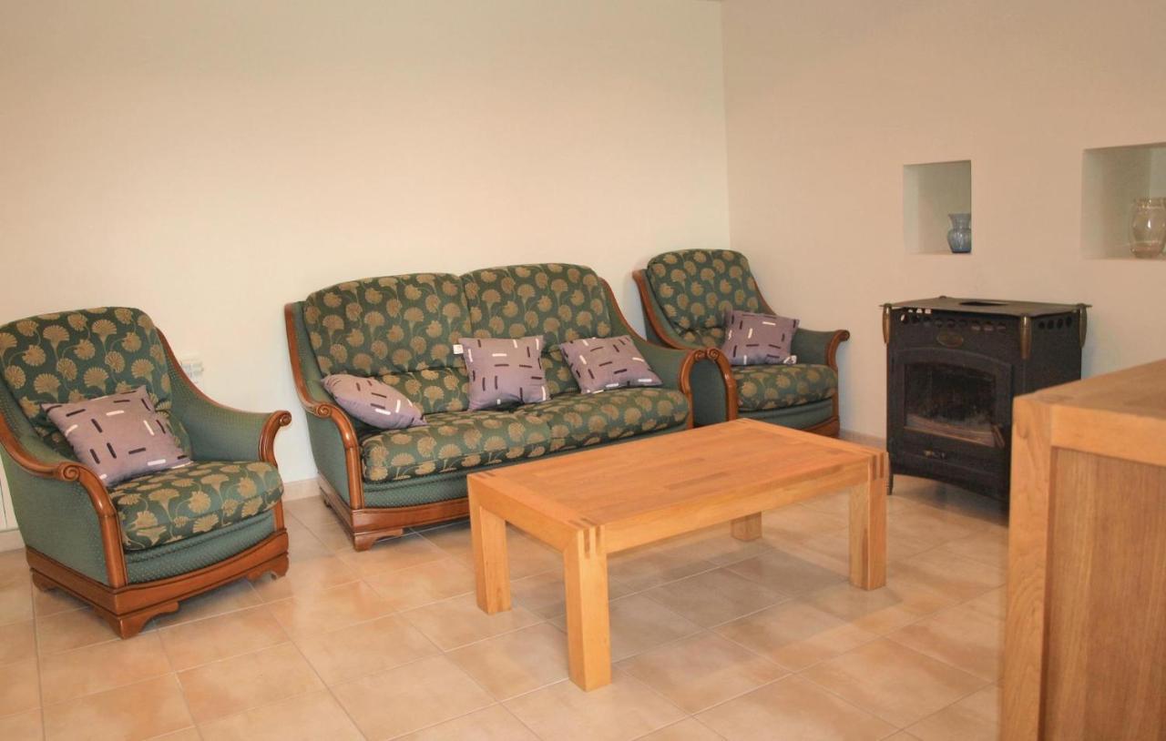2 Bedroom Awesome Home In Mantallot Экстерьер фото